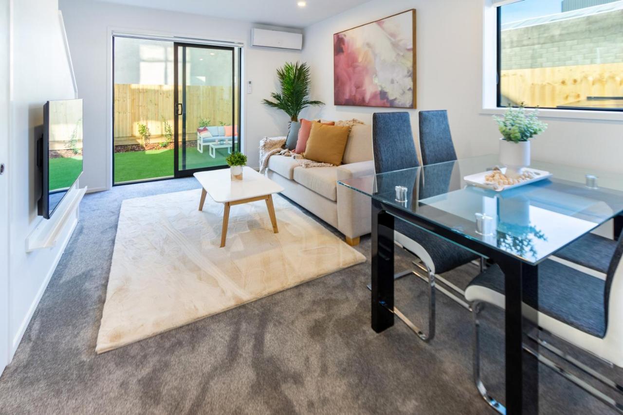 Modern 2 Bed, Hagley Park, Riverside Market *